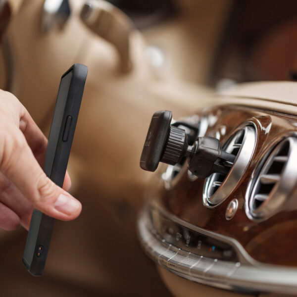 Mobilize Universal Magnet Car Holder Air Vent voorbeeld lifestyle